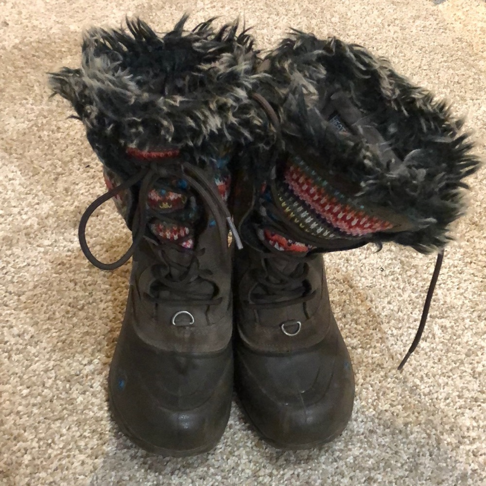 The North Face girls winter boots